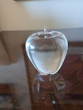 STEUBEN vintage clear art glass apple paperweight.